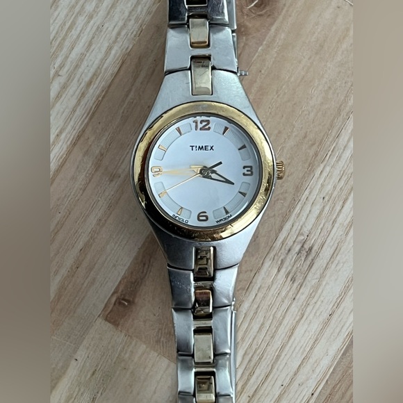 Timex Ladies Watch Indiglo White Dial Two Tone Stainless Bracelet - Picture 3 of 12